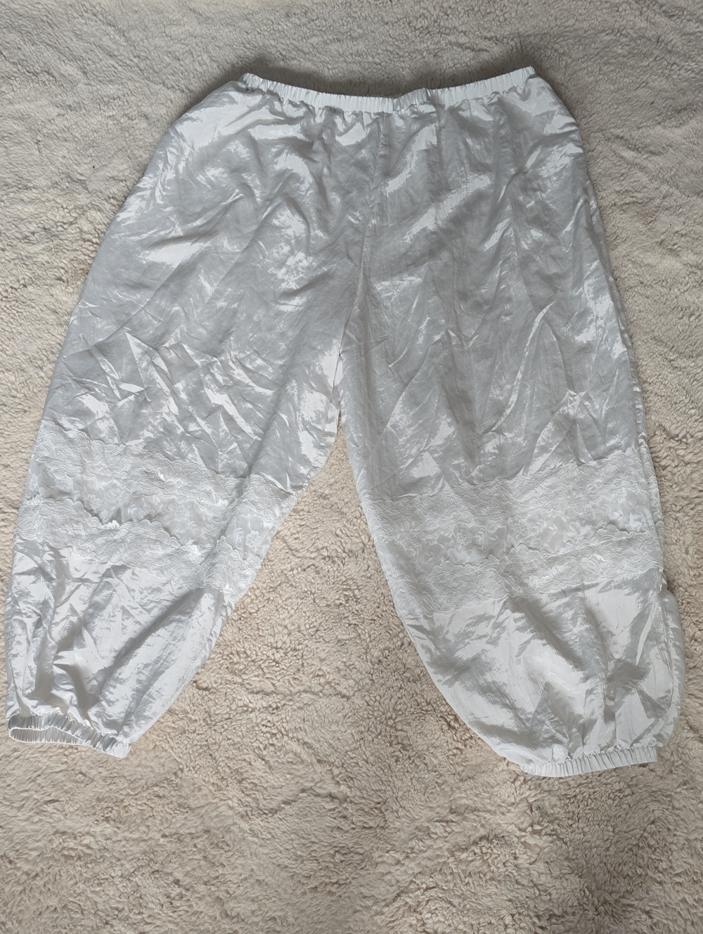 Kimchi Blue White Elastic-Waist Jogger Pants
